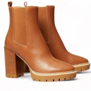 Like New Tory Burch 70mm Chelsea Lug Sole Bootie. Blanched Almond Size 10